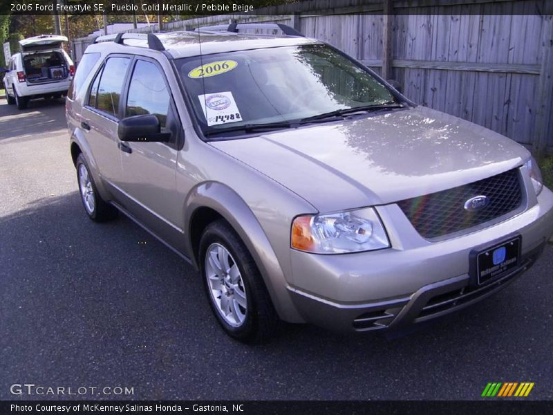 Pueblo Gold Metallic / Pebble Beige 2006 Ford Freestyle SE