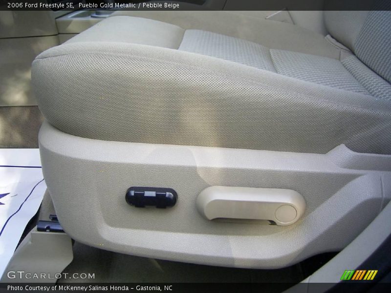 Pueblo Gold Metallic / Pebble Beige 2006 Ford Freestyle SE