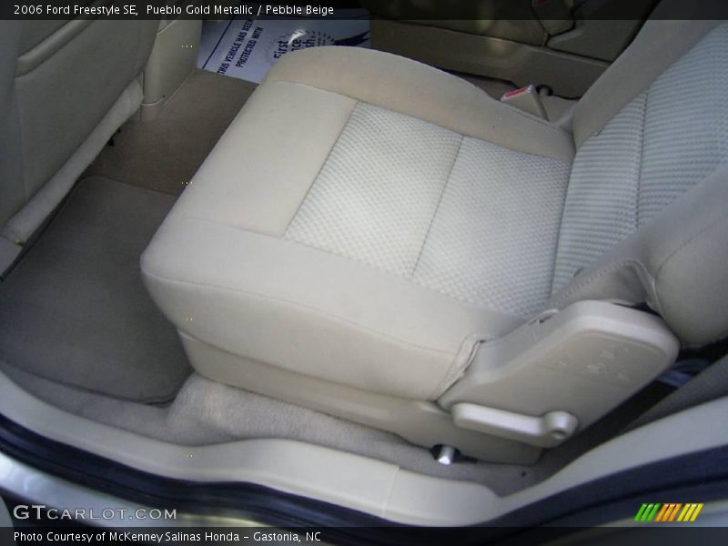 Pueblo Gold Metallic / Pebble Beige 2006 Ford Freestyle SE