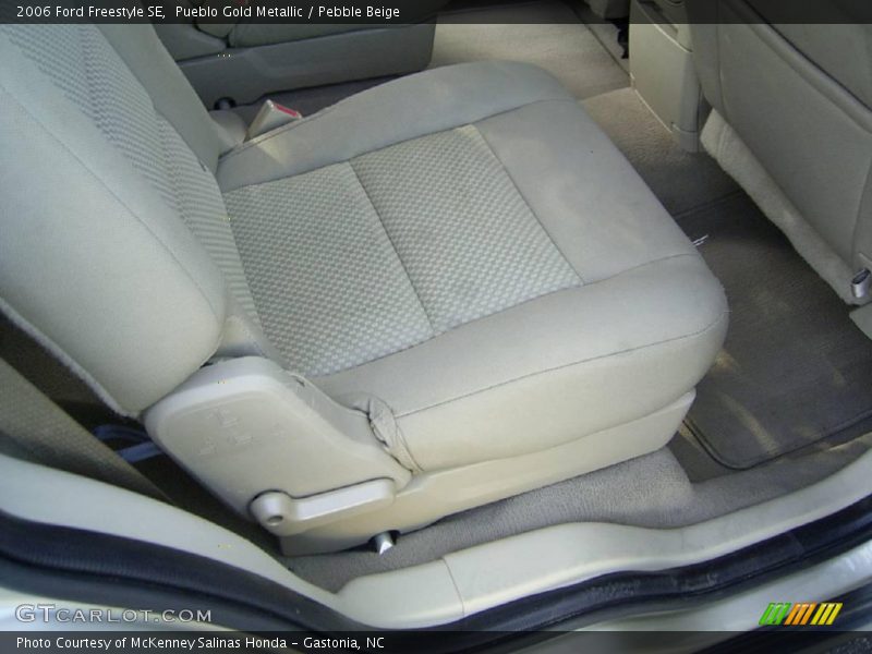 Pueblo Gold Metallic / Pebble Beige 2006 Ford Freestyle SE