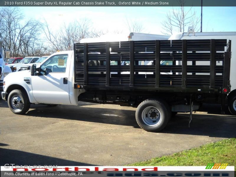 Oxford White / Medium Stone 2010 Ford F350 Super Duty XL Regular Cab Chassis Stake Truck