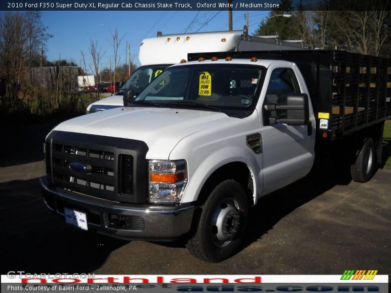 Oxford White / Medium Stone 2010 Ford F350 Super Duty XL Regular Cab Chassis Stake Truck