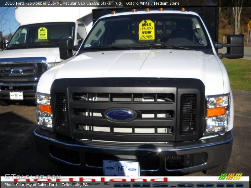 Oxford White / Medium Stone 2010 Ford F350 Super Duty XL Regular Cab Chassis Stake Truck