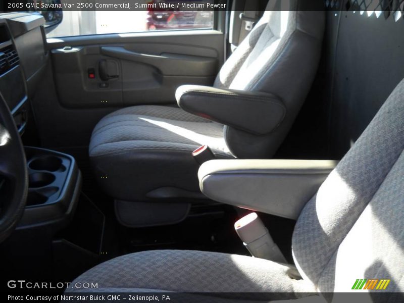 Summit White / Medium Pewter 2005 GMC Savana Van 2500 Commercial