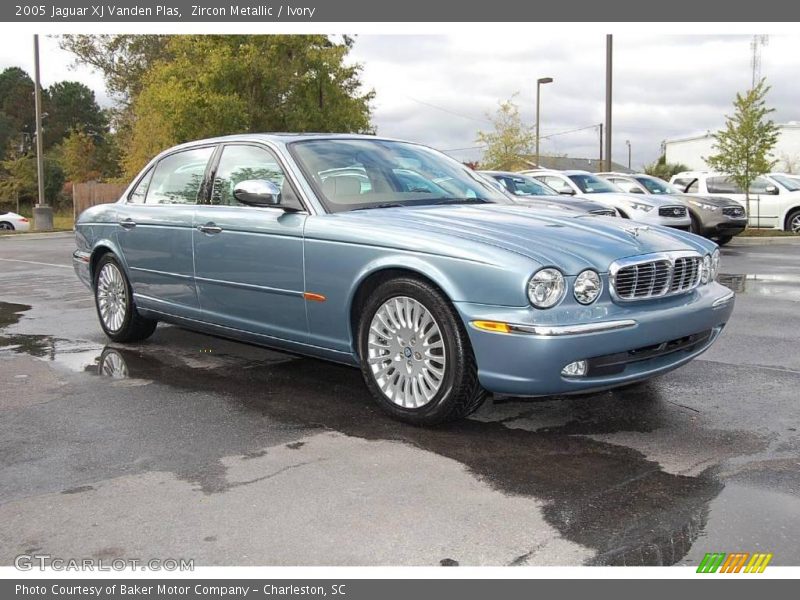 Zircon Metallic / Ivory 2005 Jaguar XJ Vanden Plas