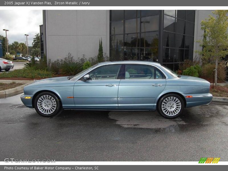 Zircon Metallic / Ivory 2005 Jaguar XJ Vanden Plas