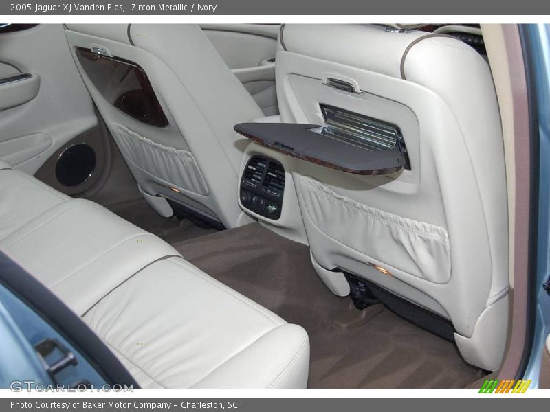Zircon Metallic / Ivory 2005 Jaguar XJ Vanden Plas