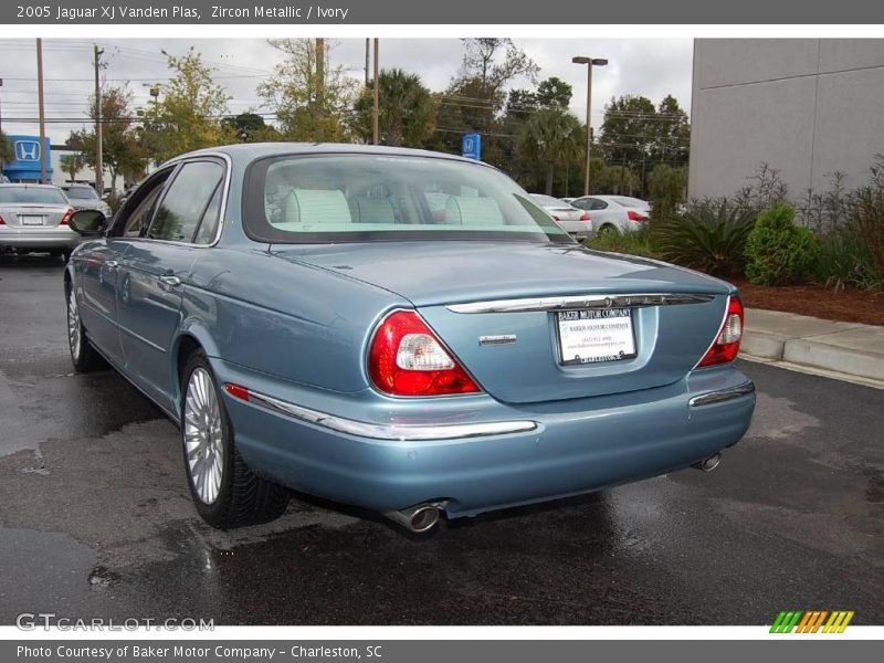 Zircon Metallic / Ivory 2005 Jaguar XJ Vanden Plas