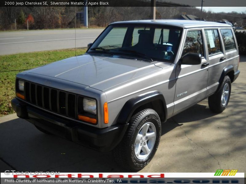 Silverstone Metallic / Agate Black 2000 Jeep Cherokee SE
