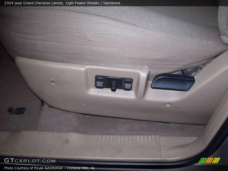 Light Pewter Metallic / Sandstone 2004 Jeep Grand Cherokee Laredo