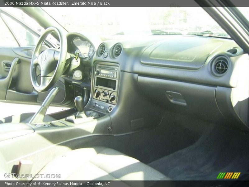 Emerald Mica / Black 2000 Mazda MX-5 Miata Roadster