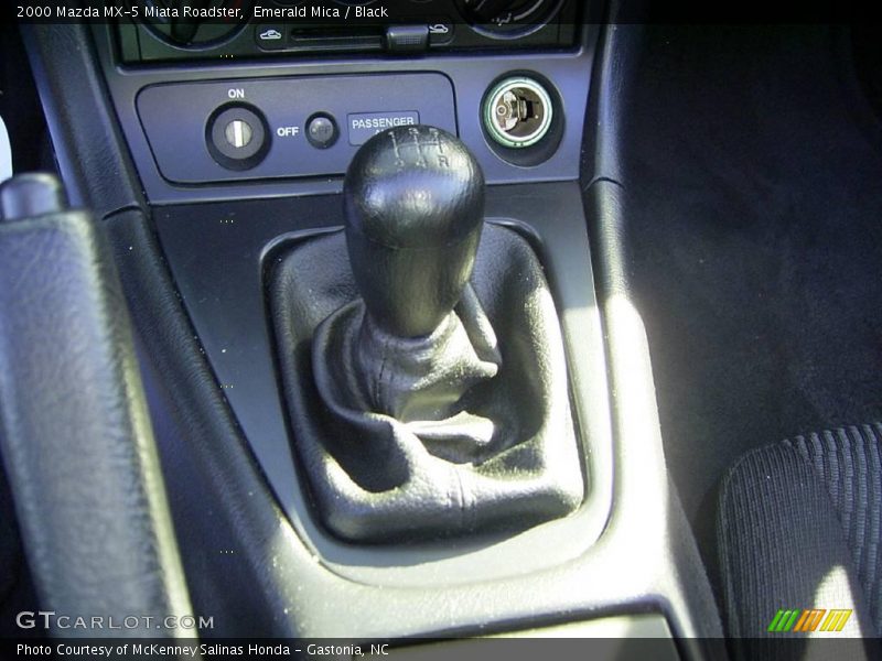 Emerald Mica / Black 2000 Mazda MX-5 Miata Roadster