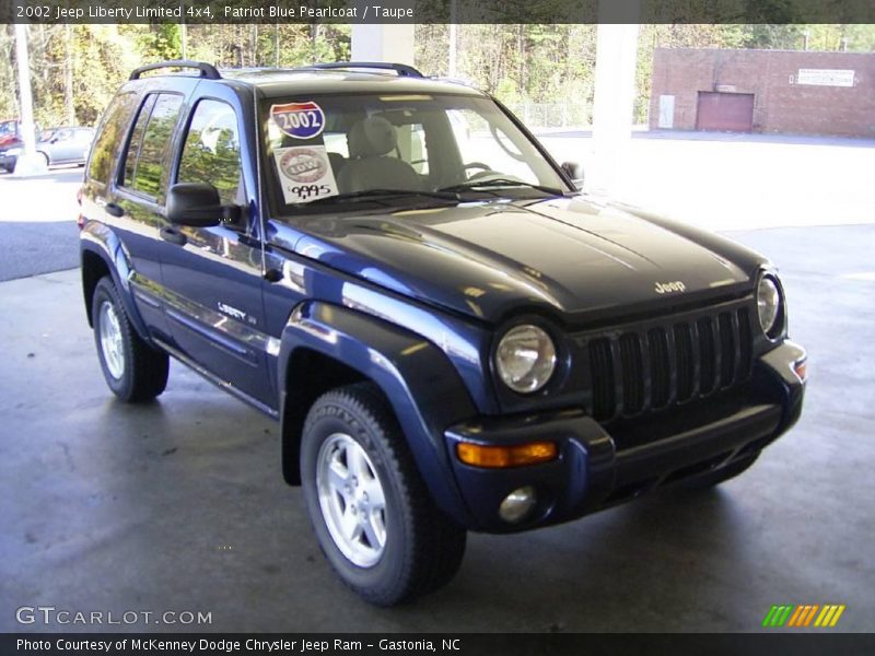 Patriot Blue Pearlcoat / Taupe 2002 Jeep Liberty Limited 4x4