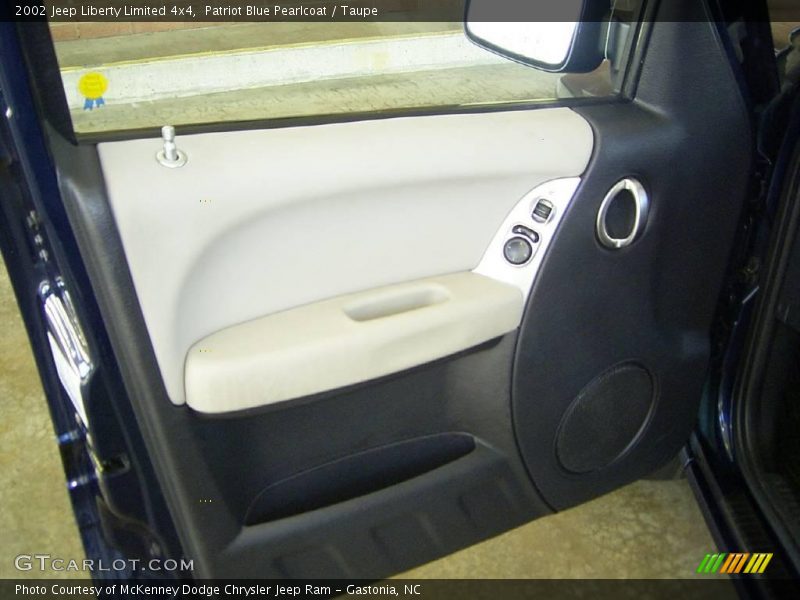 Patriot Blue Pearlcoat / Taupe 2002 Jeep Liberty Limited 4x4