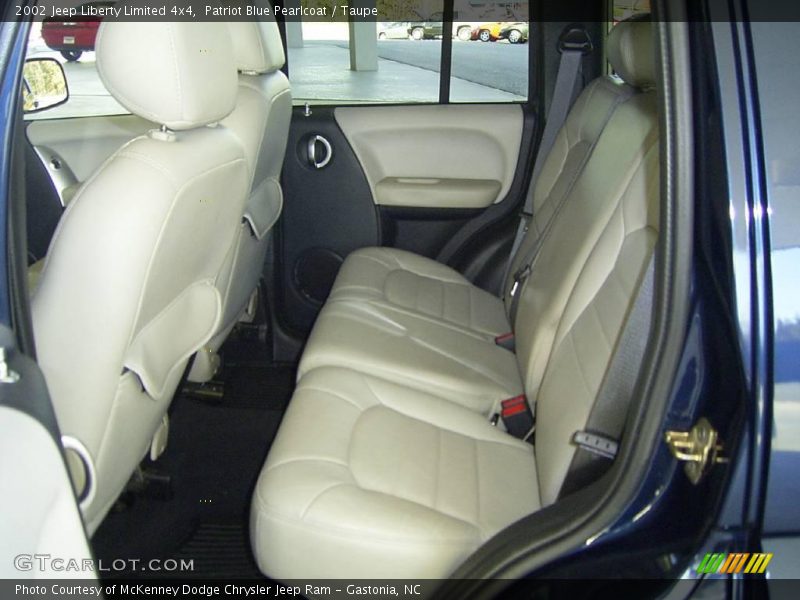 Patriot Blue Pearlcoat / Taupe 2002 Jeep Liberty Limited 4x4