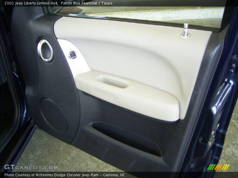 Patriot Blue Pearlcoat / Taupe 2002 Jeep Liberty Limited 4x4