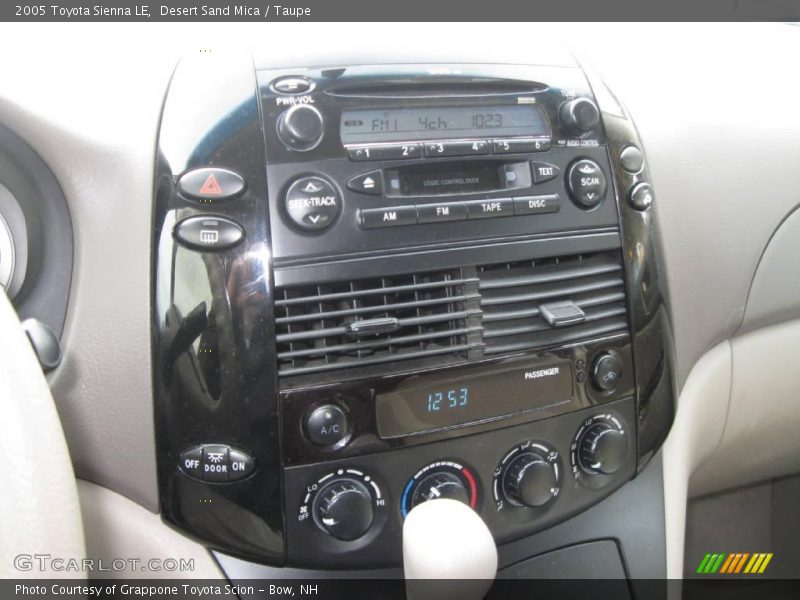 Desert Sand Mica / Taupe 2005 Toyota Sienna LE