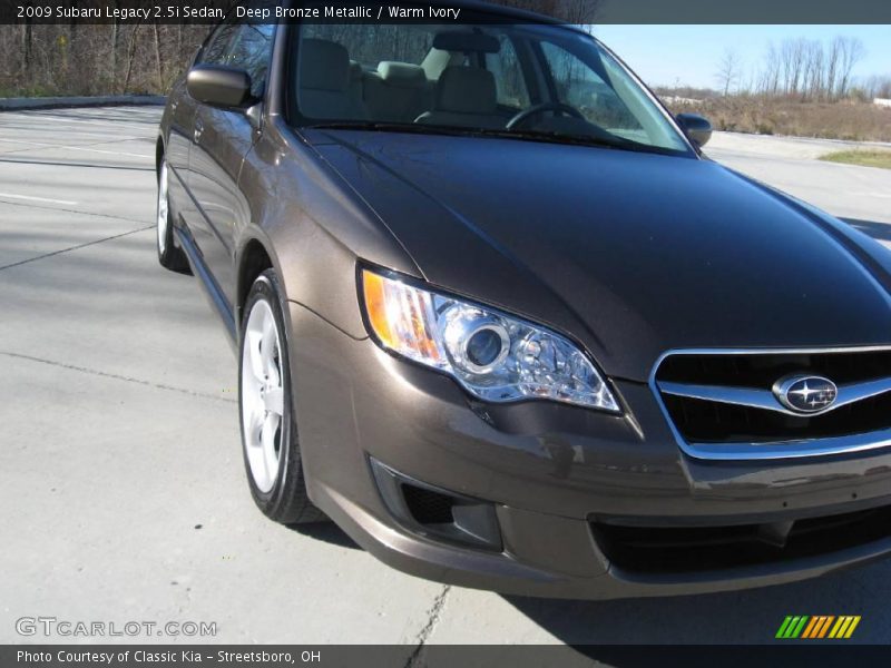 Deep Bronze Metallic / Warm Ivory 2009 Subaru Legacy 2.5i Sedan