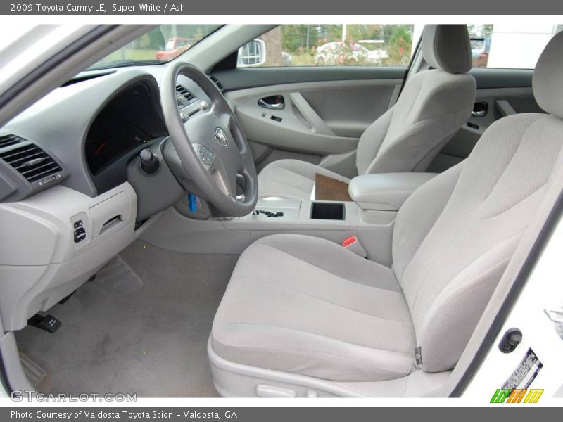 Super White / Ash 2009 Toyota Camry LE