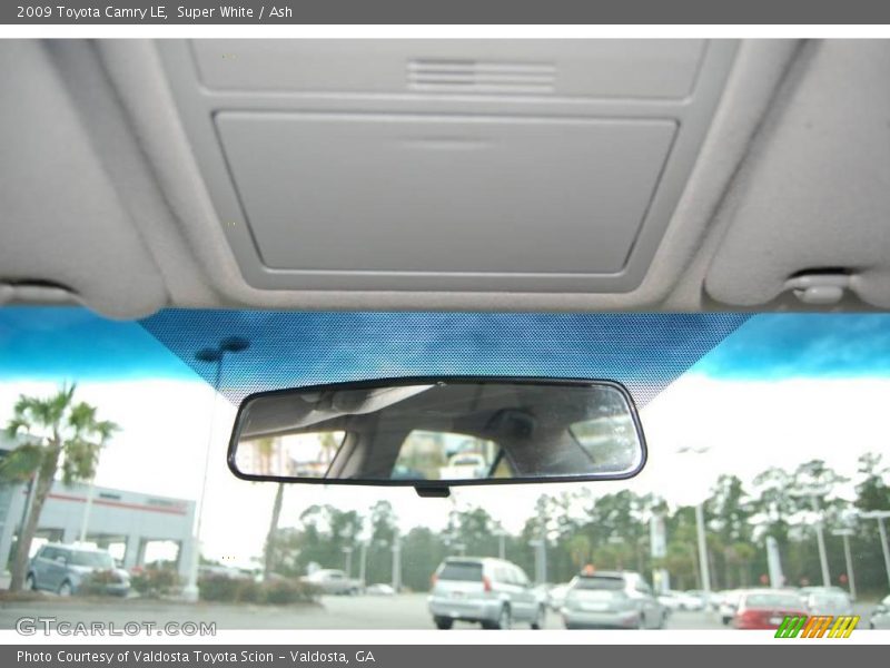 Super White / Ash 2009 Toyota Camry LE