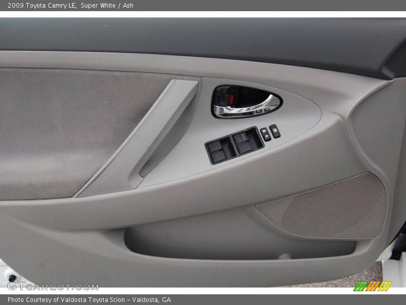 Super White / Ash 2009 Toyota Camry LE