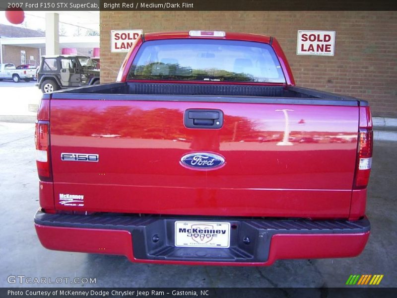 Bright Red / Medium/Dark Flint 2007 Ford F150 STX SuperCab