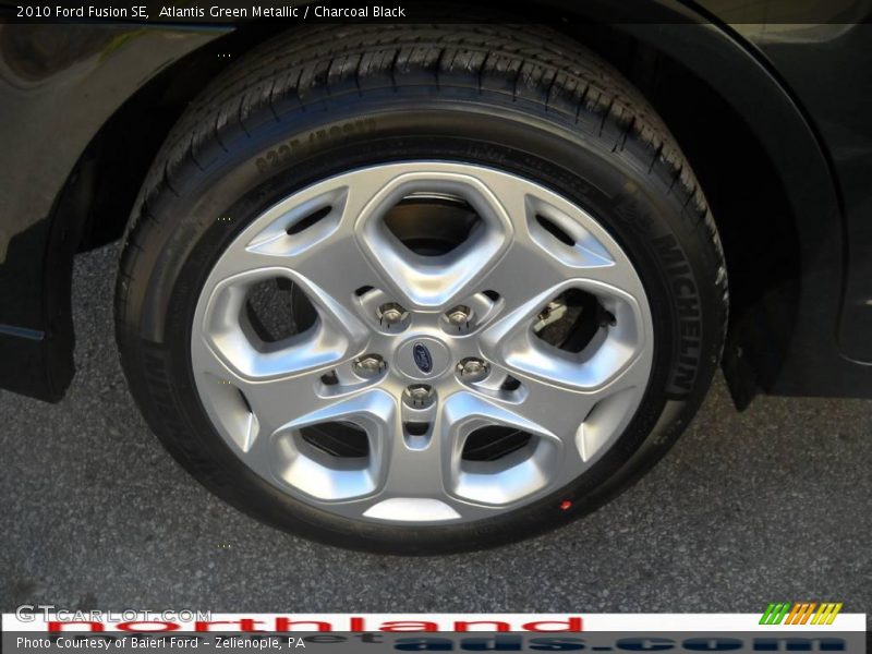 Atlantis Green Metallic / Charcoal Black 2010 Ford Fusion SE
