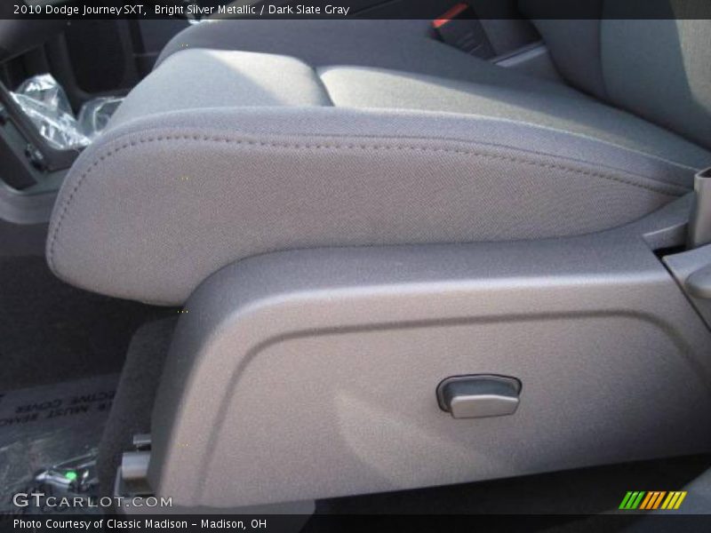 Bright Silver Metallic / Dark Slate Gray 2010 Dodge Journey SXT