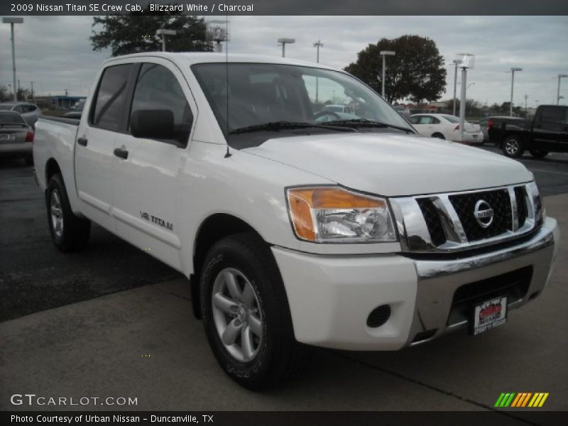 Blizzard White / Charcoal 2009 Nissan Titan SE Crew Cab