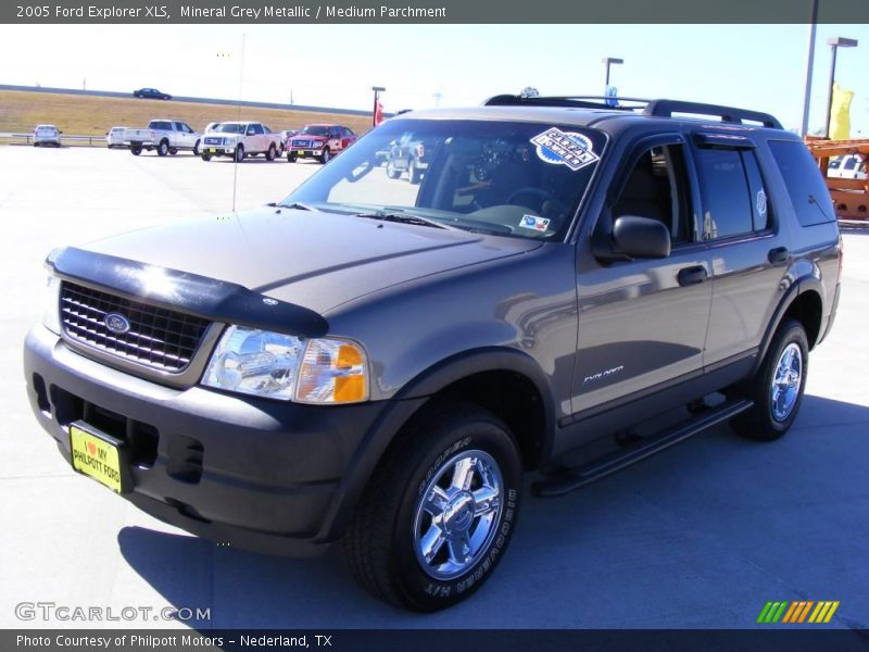 Mineral Grey Metallic / Medium Parchment 2005 Ford Explorer XLS