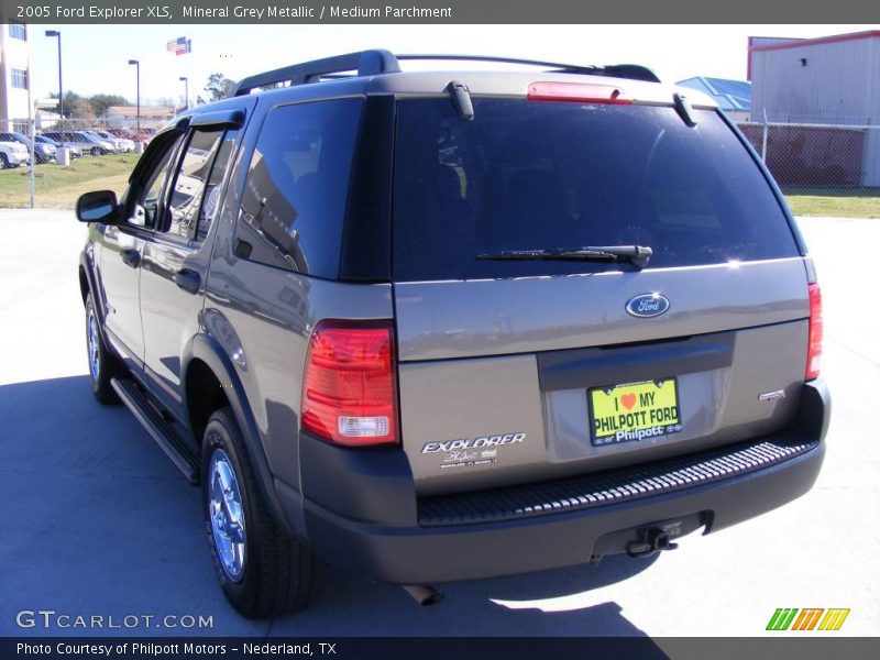 Mineral Grey Metallic / Medium Parchment 2005 Ford Explorer XLS