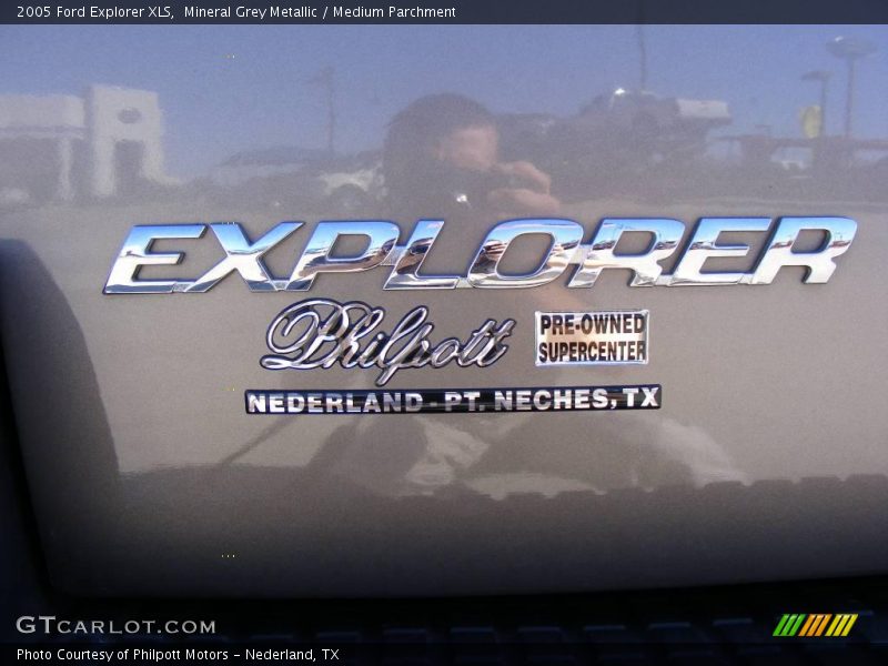 Mineral Grey Metallic / Medium Parchment 2005 Ford Explorer XLS