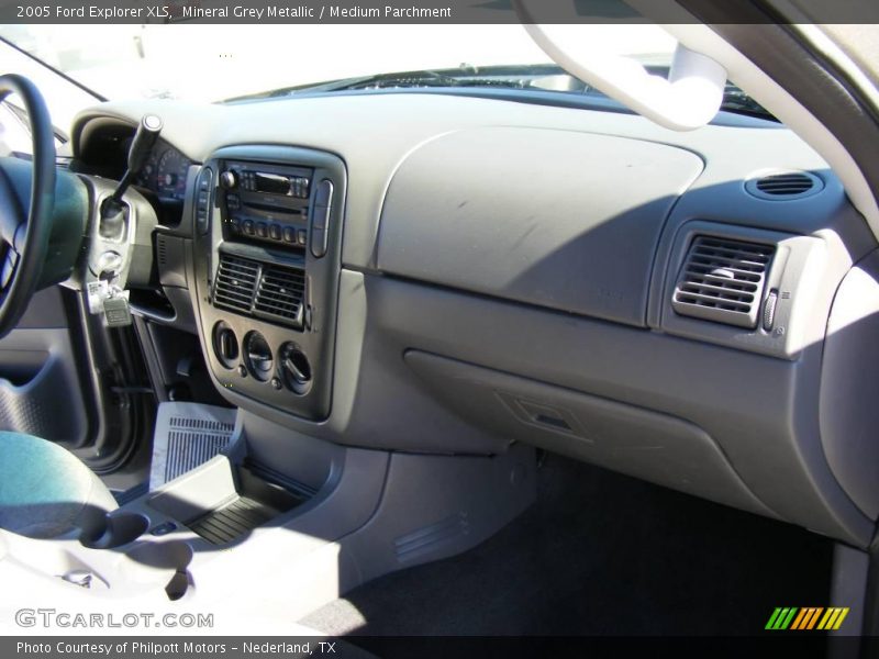 Mineral Grey Metallic / Medium Parchment 2005 Ford Explorer XLS