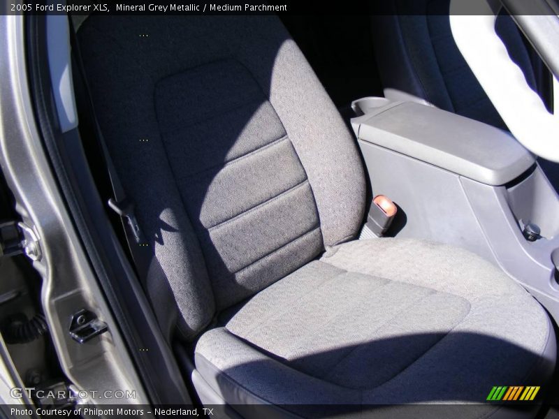 Mineral Grey Metallic / Medium Parchment 2005 Ford Explorer XLS