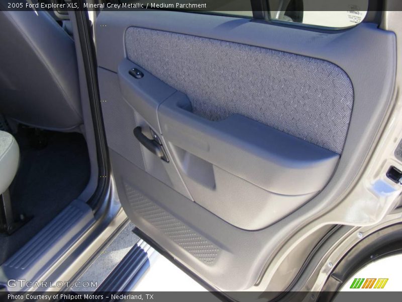 Mineral Grey Metallic / Medium Parchment 2005 Ford Explorer XLS