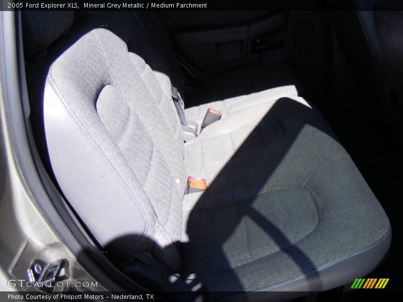 Mineral Grey Metallic / Medium Parchment 2005 Ford Explorer XLS