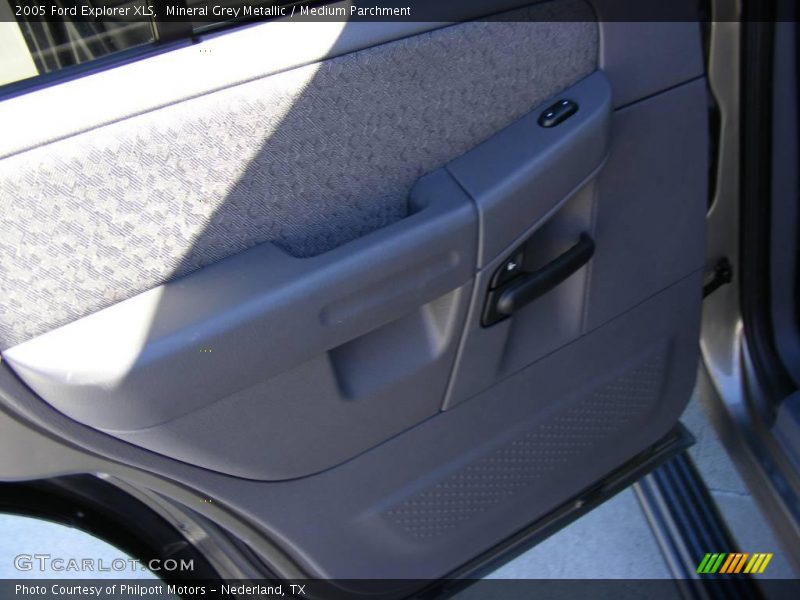 Mineral Grey Metallic / Medium Parchment 2005 Ford Explorer XLS