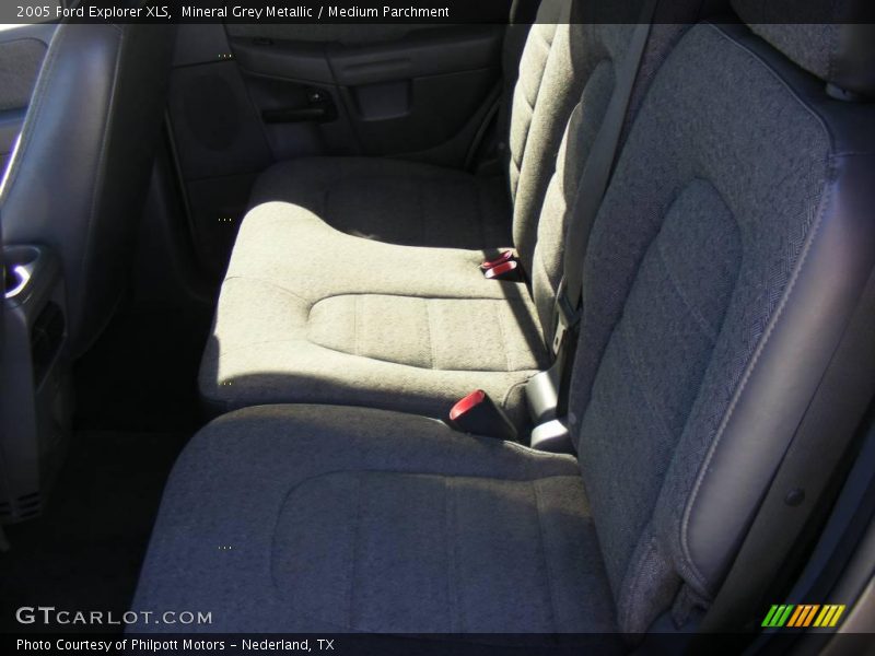 Mineral Grey Metallic / Medium Parchment 2005 Ford Explorer XLS