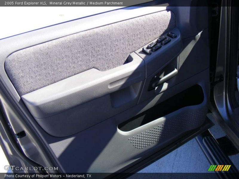 Mineral Grey Metallic / Medium Parchment 2005 Ford Explorer XLS