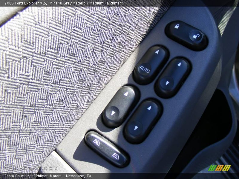 Mineral Grey Metallic / Medium Parchment 2005 Ford Explorer XLS