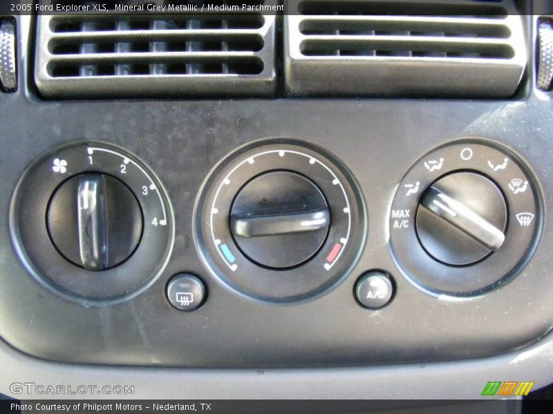 Mineral Grey Metallic / Medium Parchment 2005 Ford Explorer XLS