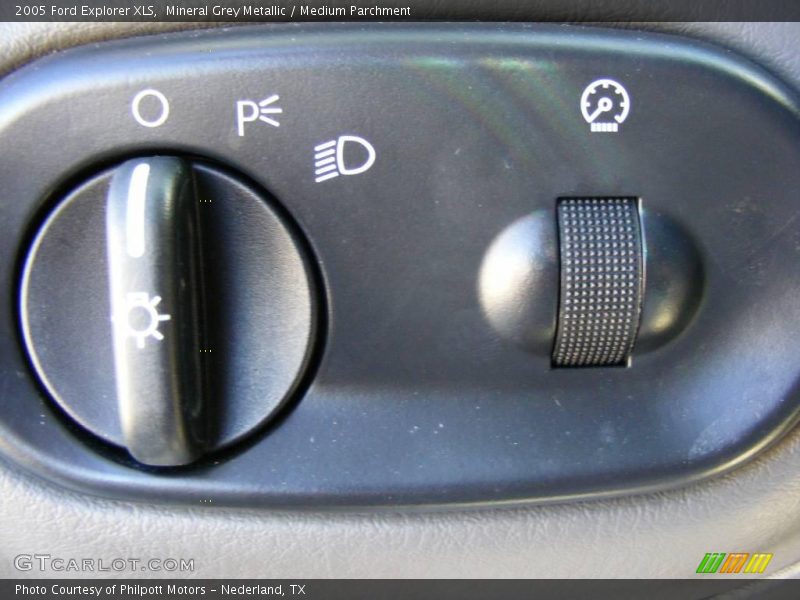 Mineral Grey Metallic / Medium Parchment 2005 Ford Explorer XLS