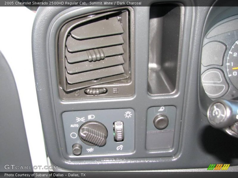 Summit White / Dark Charcoal 2005 Chevrolet Silverado 2500HD Regular Cab