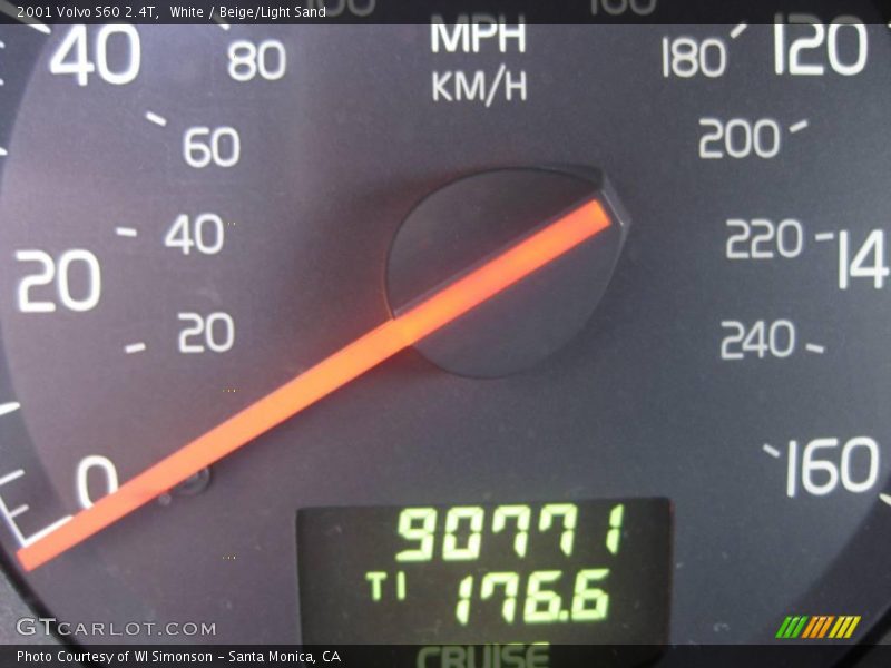 White / Beige/Light Sand 2001 Volvo S60 2.4T