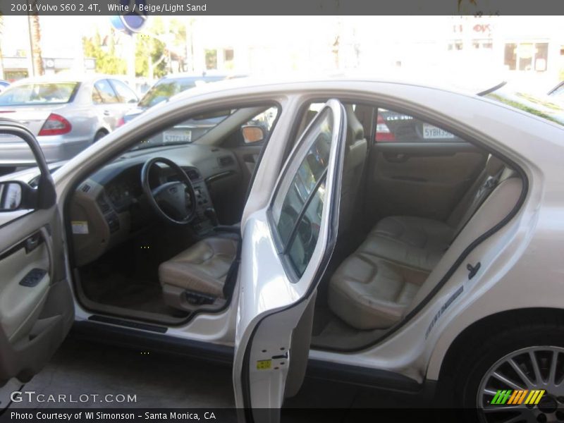 White / Beige/Light Sand 2001 Volvo S60 2.4T