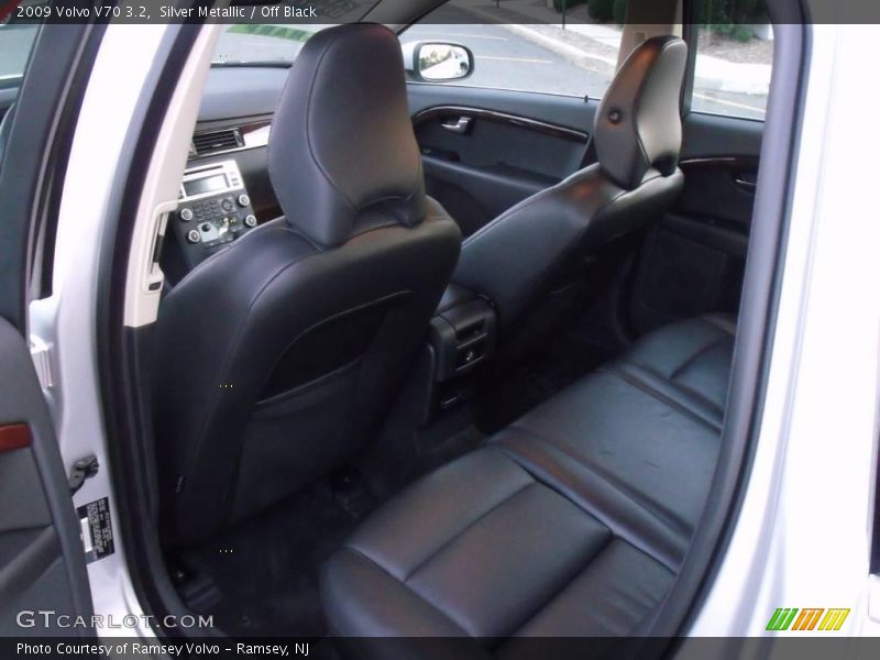 Silver Metallic / Off Black 2009 Volvo V70 3.2