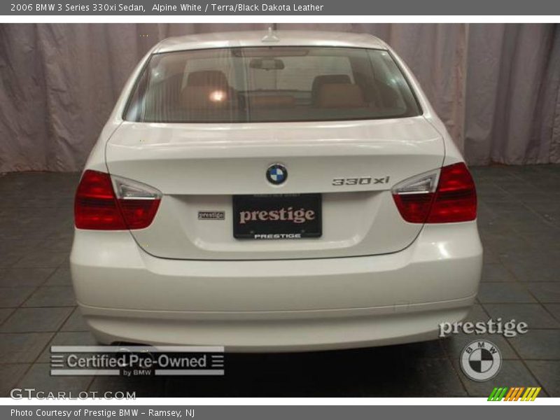 Alpine White / Terra/Black Dakota Leather 2006 BMW 3 Series 330xi Sedan