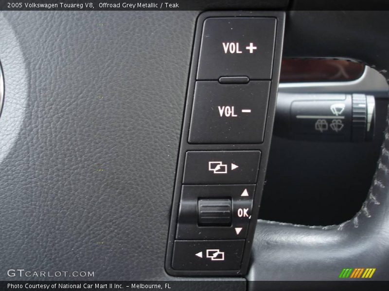 Offroad Grey Metallic / Teak 2005 Volkswagen Touareg V8