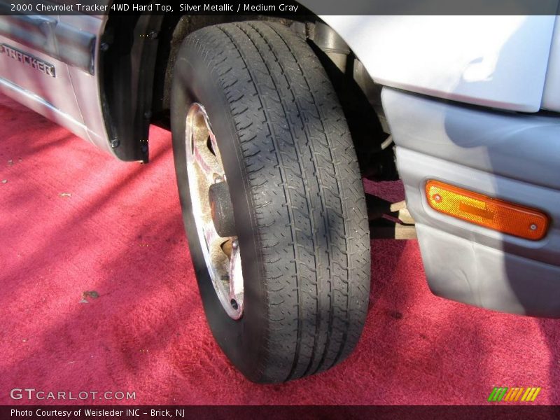 Silver Metallic / Medium Gray 2000 Chevrolet Tracker 4WD Hard Top