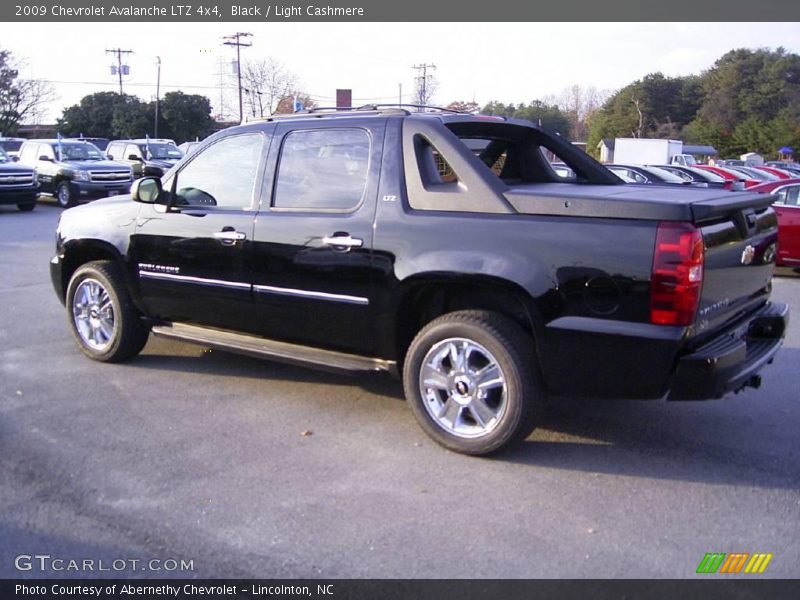 Black / Light Cashmere 2009 Chevrolet Avalanche LTZ 4x4